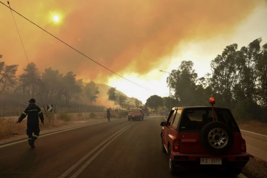 «Μαύρο» ξημέρωμα στην Αχαΐα από τη φωτιά - 16 τραυματίες και καμένα σπίτια